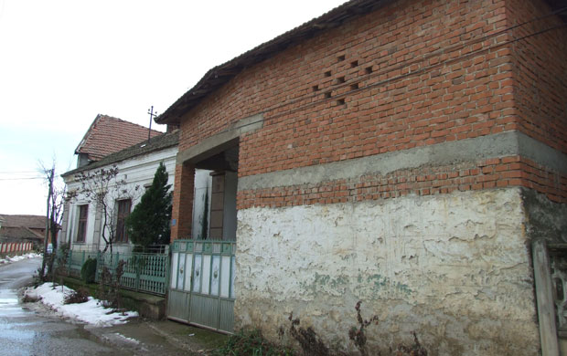 Силовао ми жену па сам му се осветио, гледао сам га како обливен крвљу клизи низ зид!